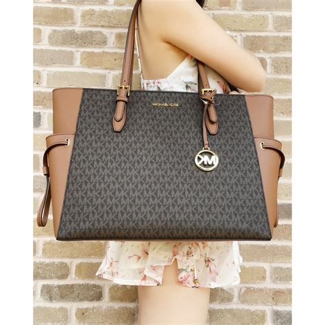 michael kors gilly purse